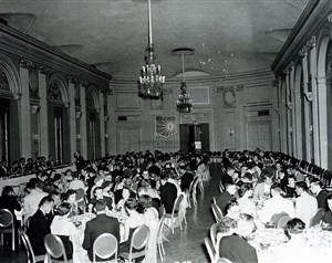 Image description is not available for 1955.058